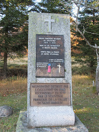 monument cimetiere militaire photo