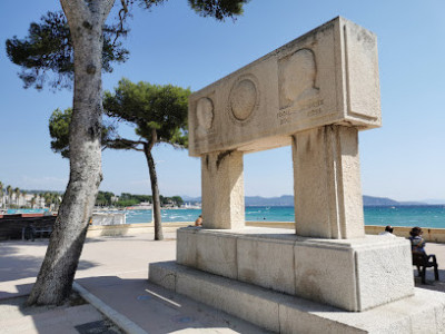 Monument Lumiere photo