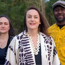 Ninon Valder / Carine Bonnefoy / Abdoulaye Kouyate - Amour Amor, Music For Peace photo
