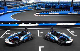 OnlyKart Lyon - Karting Électrique Indoor - Karting Thermique Outdoor - Bowling  photo