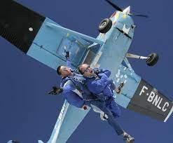 Parachute 70. photo