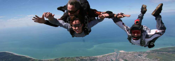 Parachutisme aérien libre photo