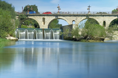 Pont Du Romain. photo