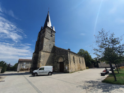 Presbytère et Église Saint Pierre photo
