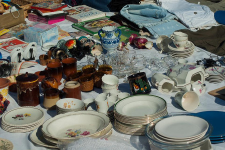 Salon des brocanteurs et brocante en exterieure à Frévent 2024 photo