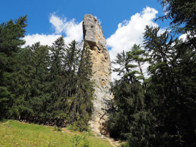 Sardières monolith photo