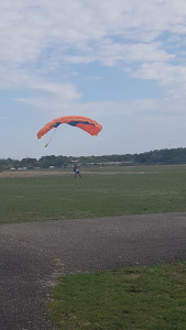 Sky Delivery - Parachutisme photo
