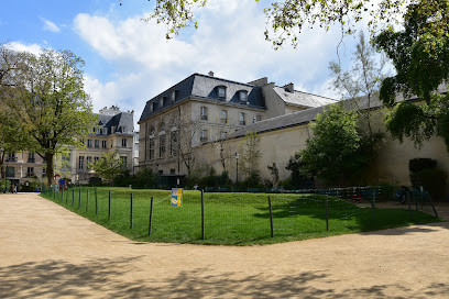 Square Léopold-Achille photo