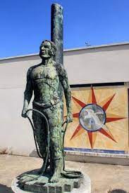 Statue d'Alain Colas photo