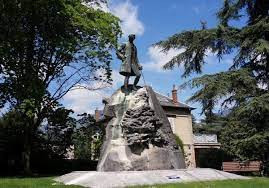 Statue de Jean-Jacques Rousseau photo