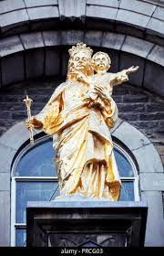 Statue de la Vierge à l'Enfant à Commensacq photo