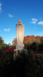 Statue de Notre-Dame de la Confiance. photo