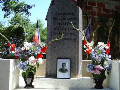Stèle à la mémoire du Capitaine Pierre Azéma photo