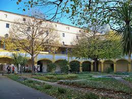 Visiter la Médiathèque d'Arles - Espace Van-Gogh photo