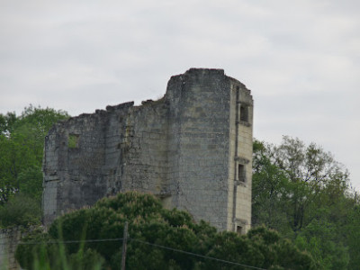 Vestige du château fort de cecigny photo