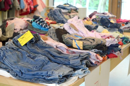 Vide grenier de l'APE les 1000 mots photo