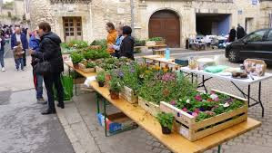 Vide grenier fête des fleurs photo