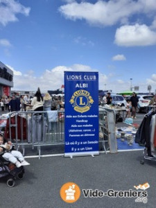 Vide grenier LIONS CLUB photo