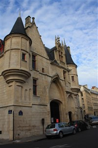 Visite guidée : le Marais, cours du vieux Paris, anecdotes et jardins photo